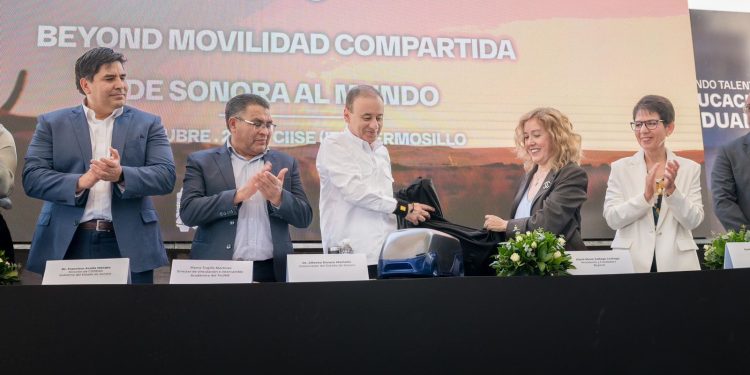 Gobernador Durazo coloca a Sonora en el mapa mundial de la electromovilidad con prototipo de vehículo eléctrico BMC