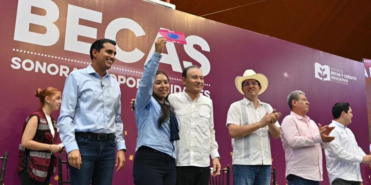 Amplía Gobernador Durazo convocatoria de Becas Sonora de Oportunidades para universidades públicas