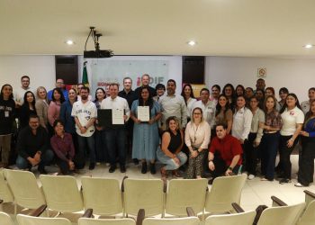 Gobierno de Sonora impulsa delfinoterapias para niñas y niños con discapacidad mediante convenio