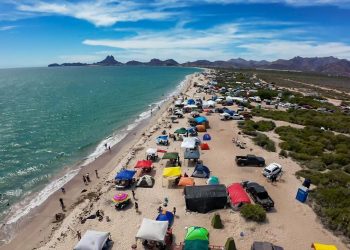 Viernes Santo registra alta afluencia en Guaymas y San Carlos