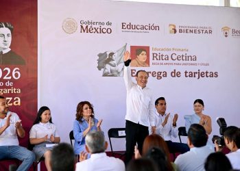Arranca Gobernador Durazo entrega de becas Rita Cetina para alumnas y alumnos de primarias públicas