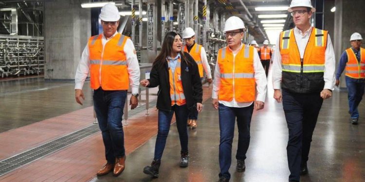 Gobernador Durazo detona crecimiento económico con inversión de 725 millones en industria aeroespacial