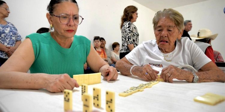 Realiza Gobierno de Sonora torneo de dominó para adultos mayores