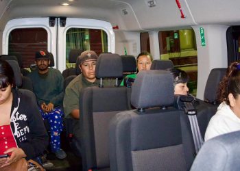 Presidenta Esmeralda Gonzáles da el arranque de traslados gratuitos a Hermosillo  para enfermo de Cananea