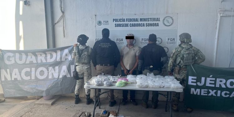 Guardia Nacional, AMIC y Ejército Mexicano aseguran más de 102 kilos de droga y armamento en Sonora
