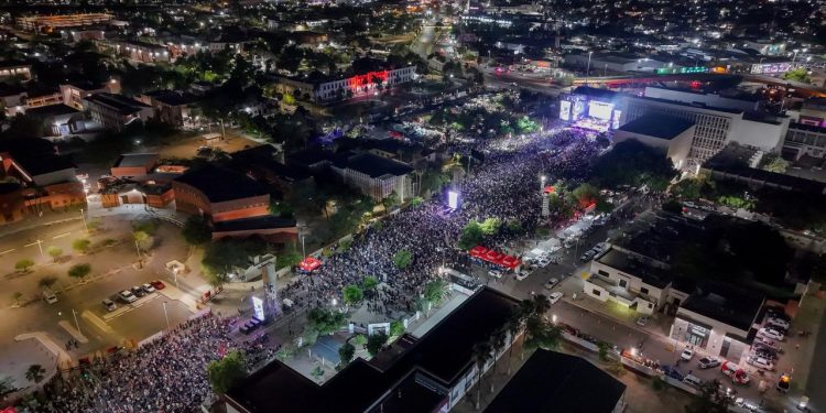 Laten más de 55 mil personas en los tres principales foros de Fiestas del Pitic 2026; 40 mil con Molotov y el TRI