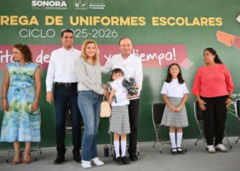 Arranca Gobernador Durazo distribución de uniformes escolares gratuitos Sonora