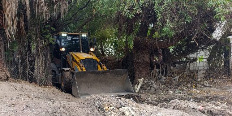 Avanza Gobierno Municipal con limpieza y desazolve de canales y arroyos en Hermosillo