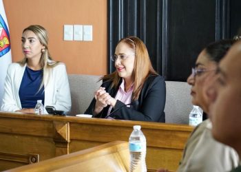 Alcaldesa Karla Córdova encabeza la reunión del Comité Intersectorial de Salud de Guaymas