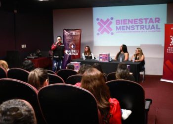 Entrega Gobierno de Sonora botiquines de Bienestar Menstrual en la Casa de la Cultura de Sonora