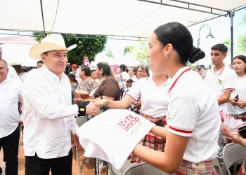 Lleva Gobernador Durazo becas, obras y servicios gratuitos a miles de familias de la sierra sonorense