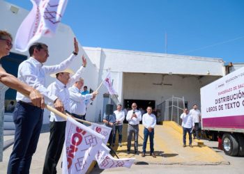 Gobernador Durazo arranca distribución de más de 3.3 millones de libros de texto en escuelas públicas