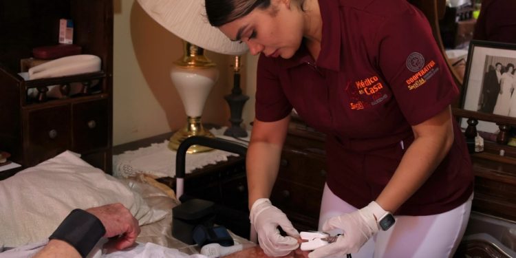 Brinda Gobierno de Sonora más de 7 mil consultas en un año a través del programa “Médico en Casa”