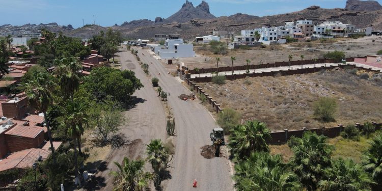 Avanzan obras de pavimentación en San Carlos y Guaymas