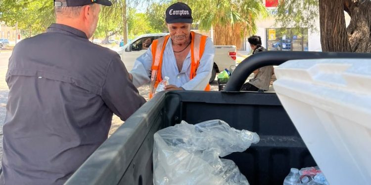 Apoya Gobierno Municipal a ciudadanía durante jornadas de hidratación