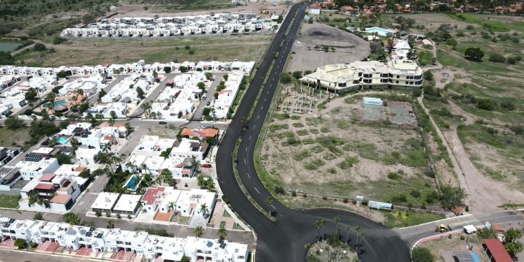 Está por concluir pavimentación del Camino de los Yaquis en San Carlos