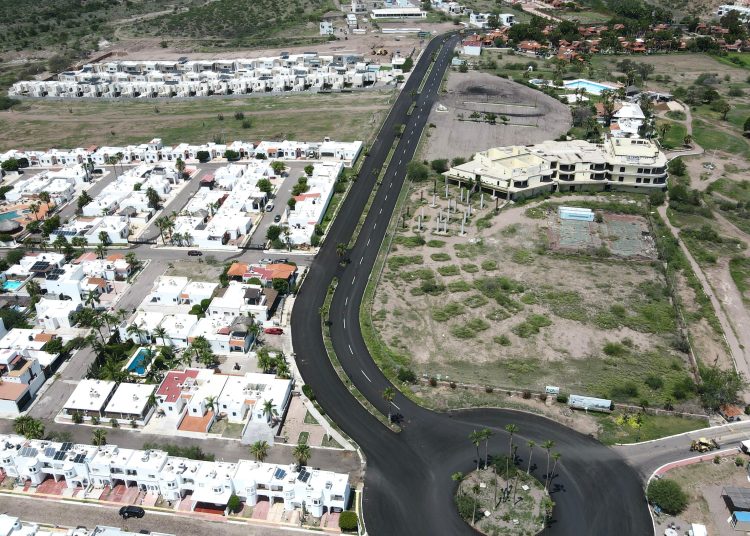 Está por concluir pavimentación del Camino de los Yaquis en San Carlos