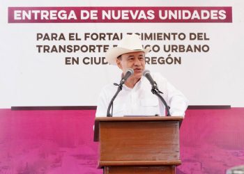 Gobernador Durazo cumple con entrega de nuevas unidades de transporte urbano para Ciudad Obregón