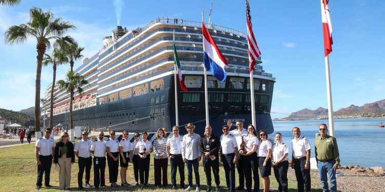 Con impulso de Durazo, crece el turismo de cruceros en Sonora; anuncia arribo de 24 embarcaciones entre 2026-2029