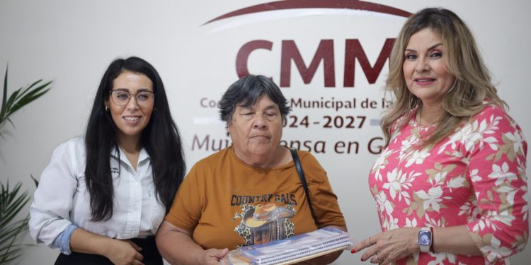 Entregan útiles escolares, ropa y calzado a familias en situación de vulnerabilidad.