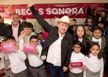 Alfonso Durazo cambia el futuro de una generación con más de 736 mil becas entregadas