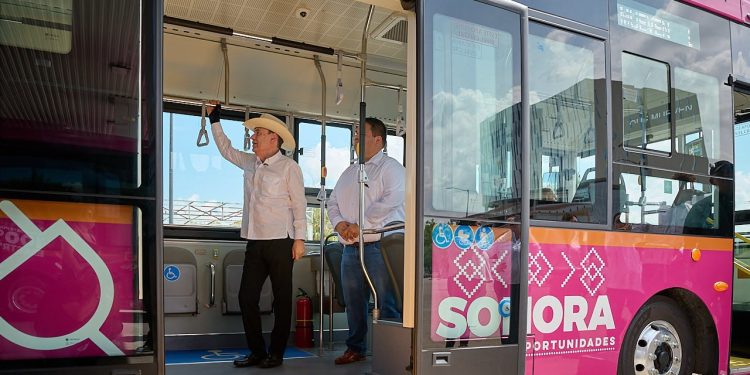 Gobernador Durazo moderniza transporte público de Hermosillo con nuevas unidades eléctricas