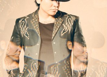 Edwin Luna presenta la versión Deluxe de su más reciente trabajo discográfico titulado Desde el Corazón