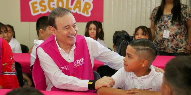 Garantiza Durazo alimentación escolar para estudiantes de Sonora; entrega más de 12.8 millones de raciones este año