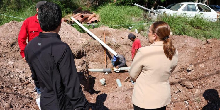 Supervisa doctora Karla Córdova avance de obras que mejoran movilidad, servicios y seguridad en colonias de Guaymas