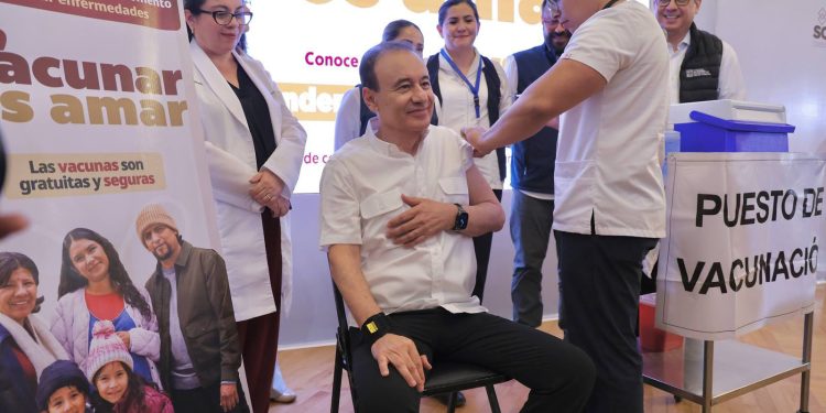Arranca Gobernador Durazo Campaña de Vacunación contra Influenza y COVID-19 en Sonora