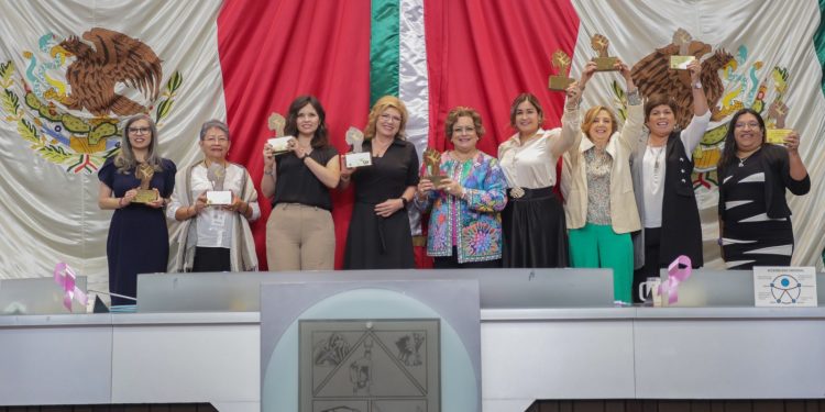 Entrega Congreso de Sonora Presea del Poderío de las Mujeres 2023 a nueve ciudadanas