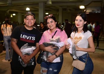 Inicia Gobierno de Sonora con gran éxito segunda etapa de distribución de uniformes escolares