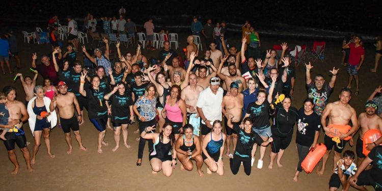 Inicio exitoso del Kino Fest con Nado Nocturno Neón