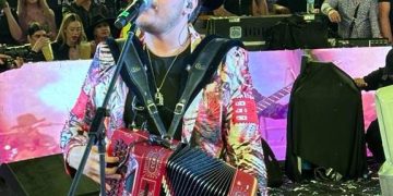 Grupo Edición Especial pone a vibrar el palenque de Culiacán