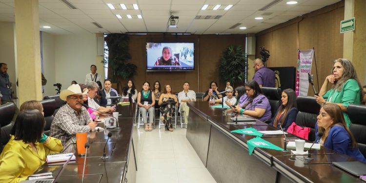 Recibe Congreso de Sonora propuestas sobre derechos sexuales y reproductivos