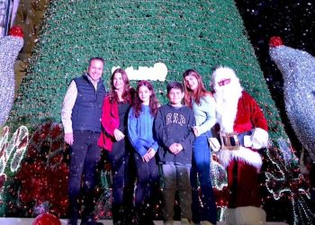 Inician Toño Astiazarán y Patty Ruibal temporada navideña 2023