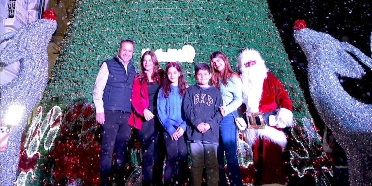 Inician Toño Astiazarán y Patty Ruibal temporada navideña 2023