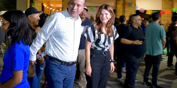 Inician Toño Astiazarán el Festival del Día de Muertos en la Plaza Zaragoza