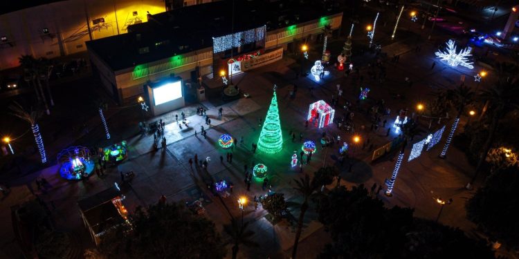 Alcalde Santos González y su esposa Yolanda Orozco serán los encargados de encender el árbol navideño