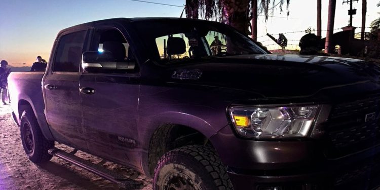 En SLRC Aseguran elementos del GARV vehículo abandonado