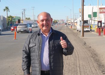 Inicia Santos González  el recarpeteo de calzada Constitución