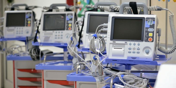 Realiza Gobernador Durazo inversión de 39 mdp en equipamiento médico en Isssteson