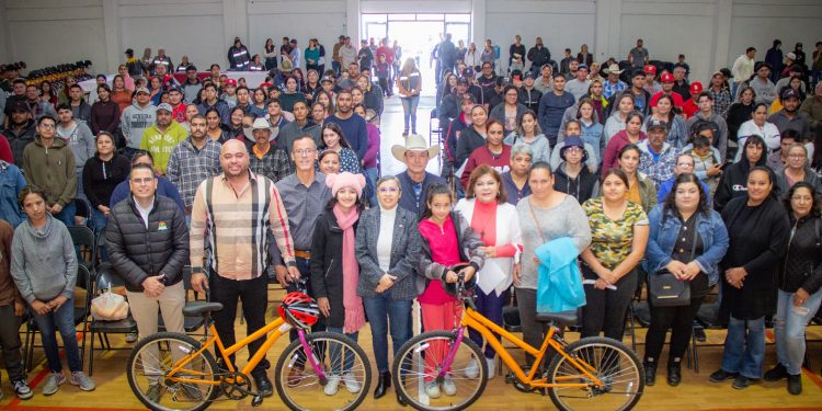 Población de la sierra recibe respaldo del Gobierno de Sonora con 1.7 mdp en programas sociales