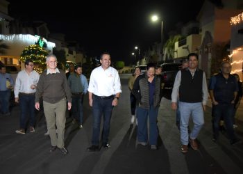 Revisa  Toño Astiazarán avance de recarpeteo en Salvatierra