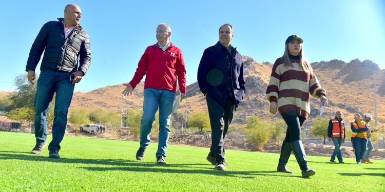 Supervisa Toño Astiazarán construcción de campo 3 de beisbol en El Cárcamo