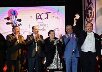 Clausura gobernador Alfonso Durazo las actividades de la 39 edición del FAOT