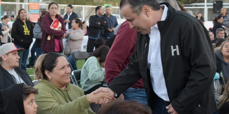 Anuncia Toño Astiazarán obras en Miércoles Ciudadano de Dunas