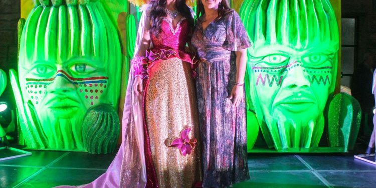 Realiza Ayuntamiento de Guaymas ‘Coronación y premiación de los Juegos florales 2024’.