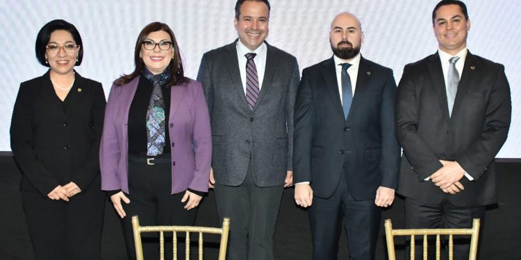 Toma protesta Toño Astiazarán a Mesa Directiva de CANACINTRA Hermosillo