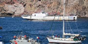 Realizan ceremonia de hundimiento del ex buque Suchiate BI-05